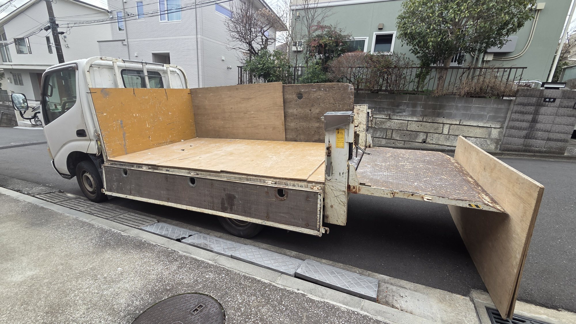 横浜市金沢区　産業廃棄物撤去