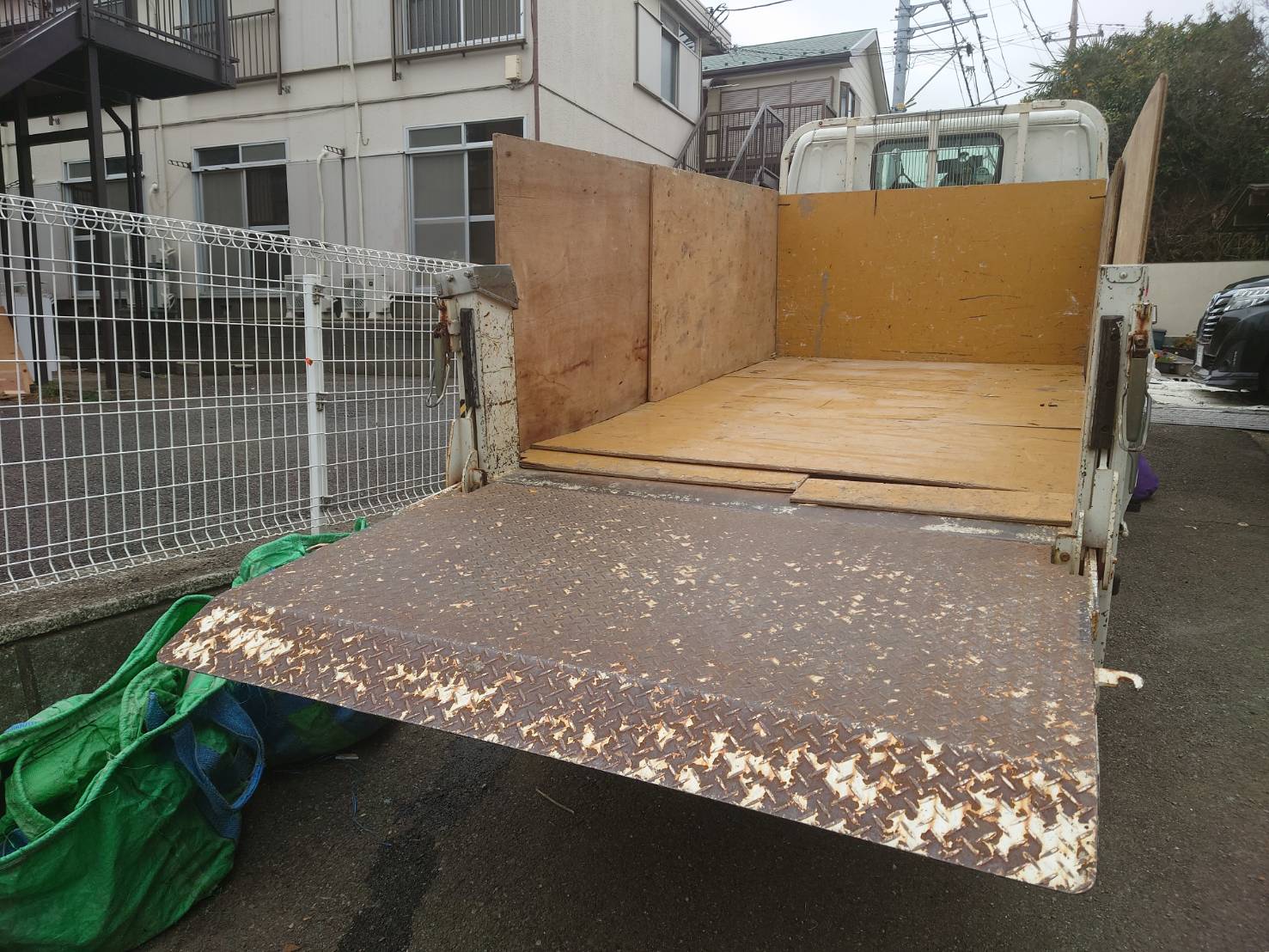 横浜市　神奈川区　残置物撤去　不用品回収