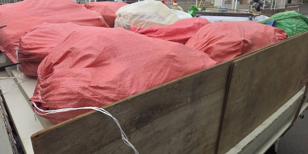 横浜市　青葉区　産業廃棄物回収