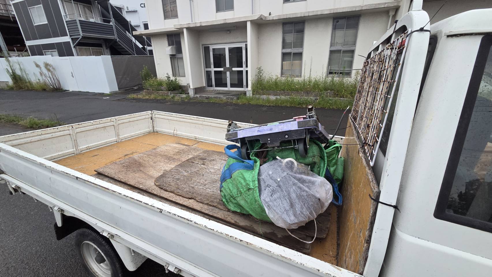 横浜市　青葉区　産業廃棄物回収